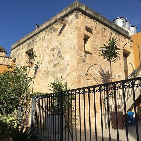 Studio Apartment With Pool In House Of Character. Birkirkara Exterior foto